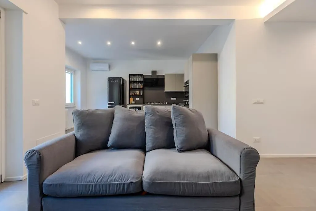 Great Home Laurentina Metro B-1